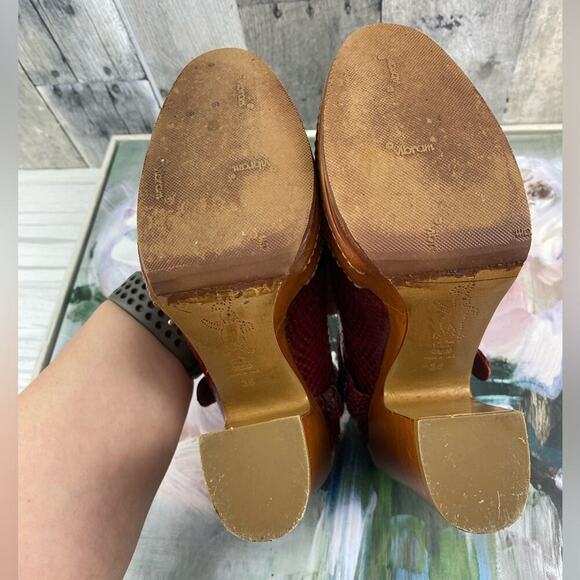 Marni Snakeskin Print Mary Jane Platform Heels in Red Size 36. - Picture 11 of 12